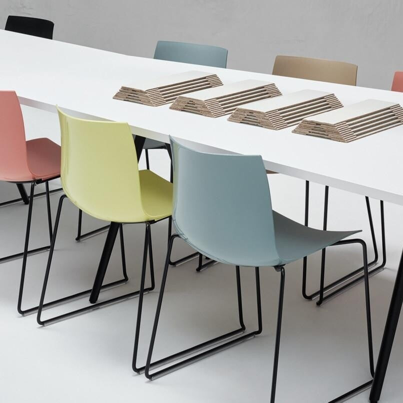 Catifa 46 0278 Stuhl Kufe farbig lackiert