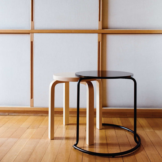 E60 Hocker Gestell klar lackiert Natur