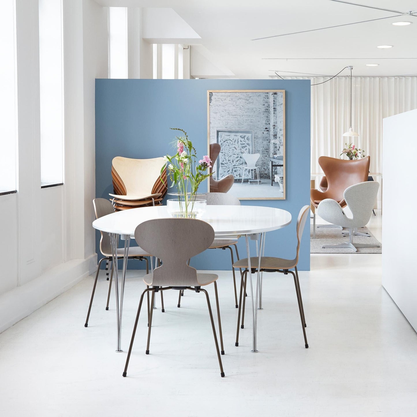 B611 Super-elliptischer Tisch 135x90x72cm Weiß