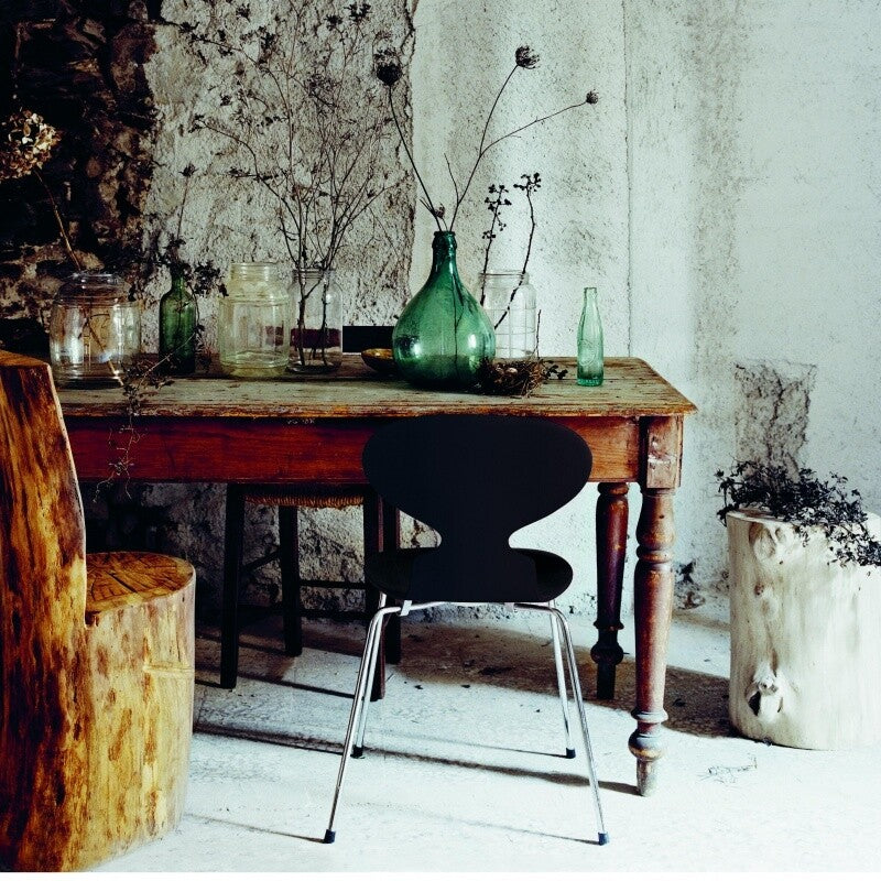 Die Ameise™ Stuhl gefärbte Esche Schwarz