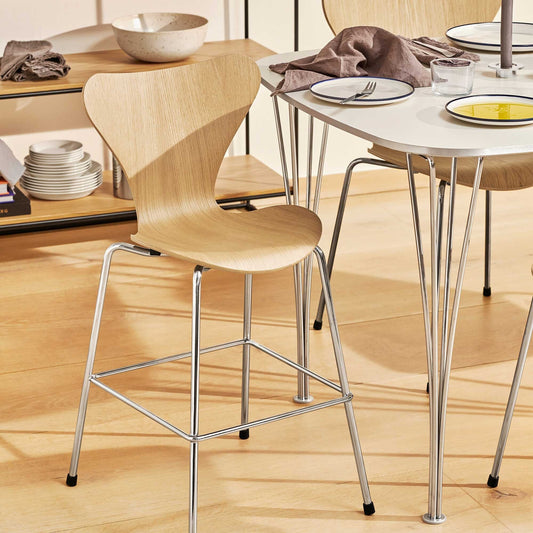 Serie 7™ Juniorstuhl Schwarz
