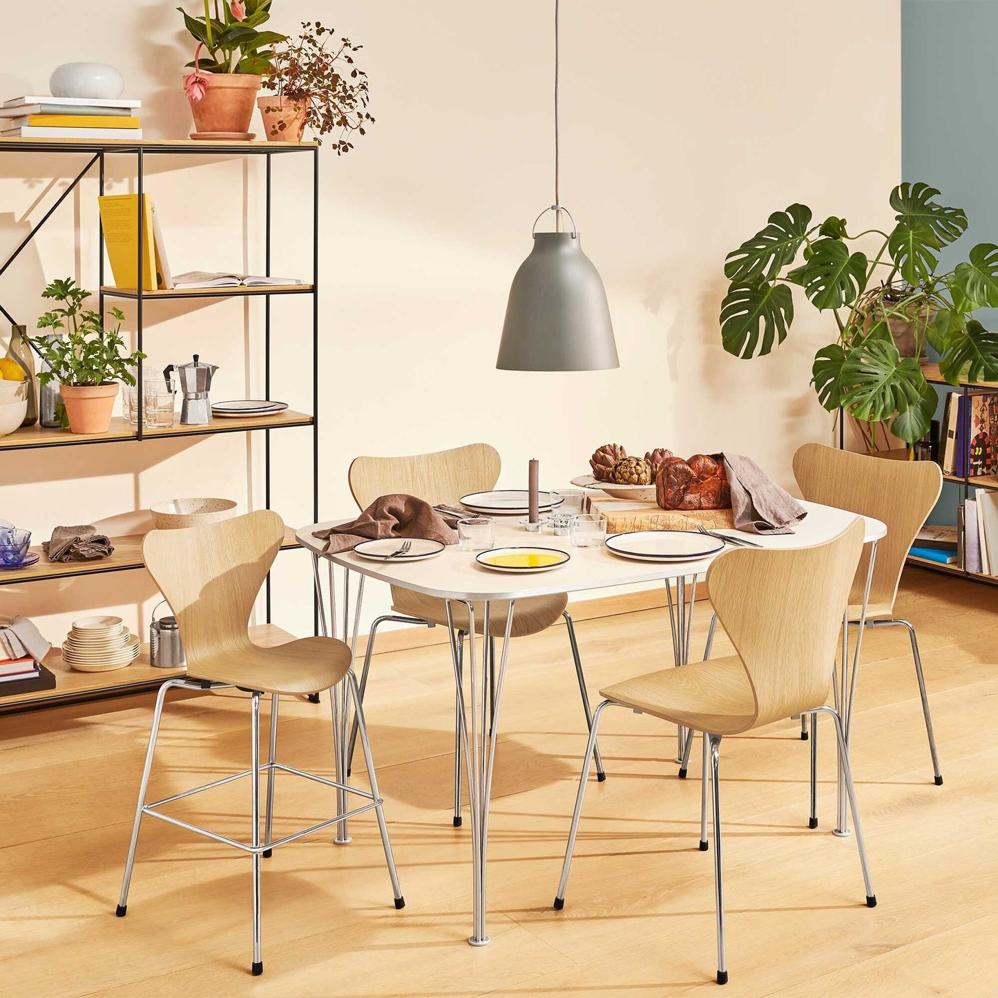 Serie 7™ Juniorstuhl Schwarz