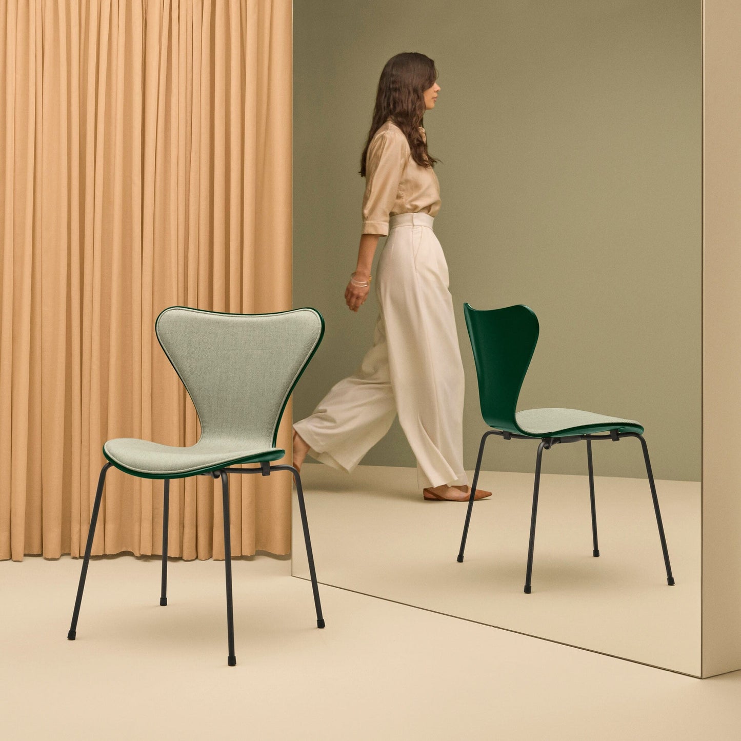 Serie 7™ Stuhl Vorne gepolstert Braun Bronze