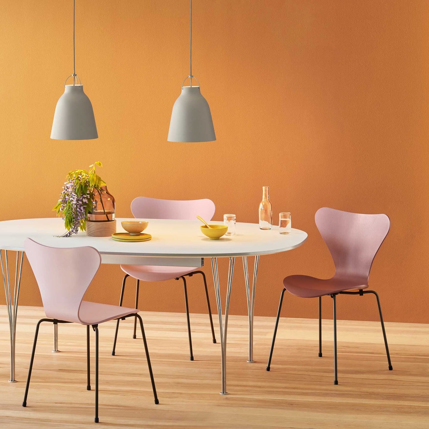 Serie 7™ Stuhl gefärbte Esche Braun Bronze