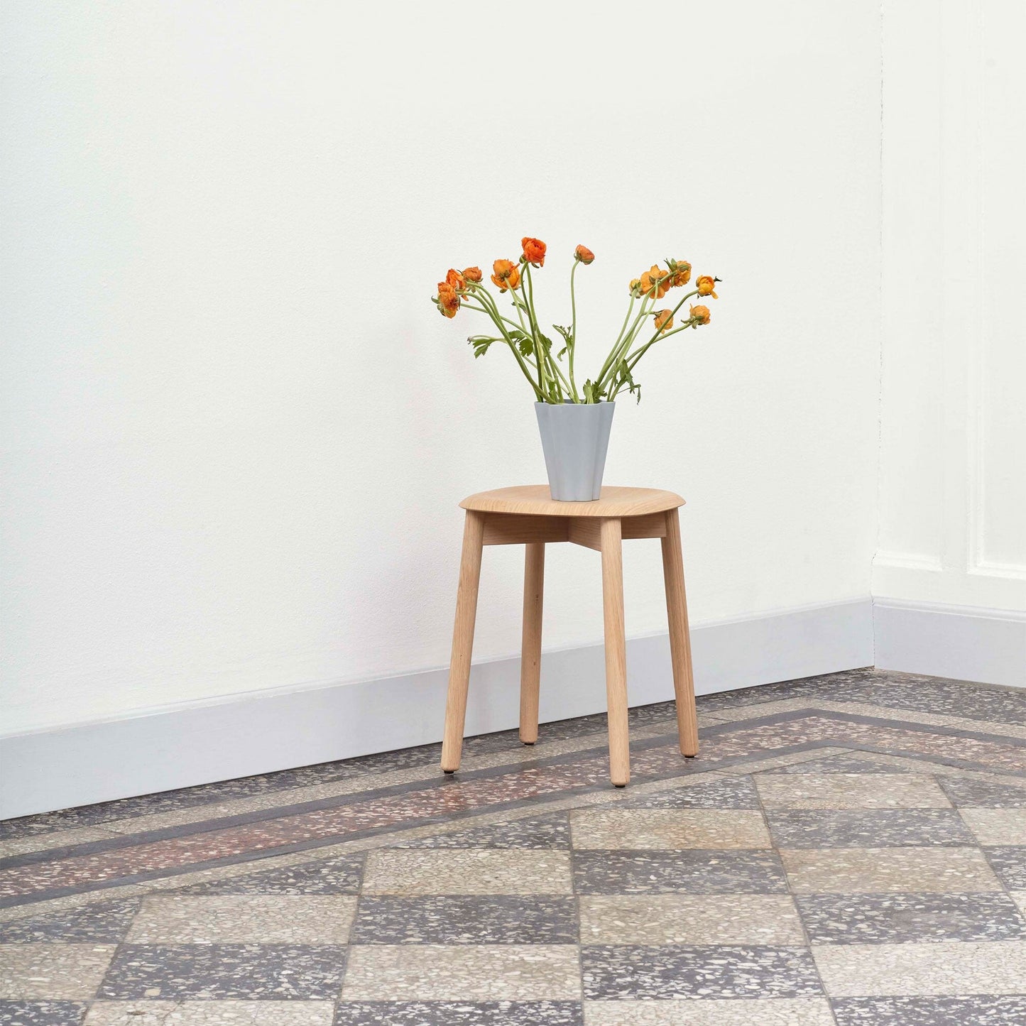 Soft Edge 72 Hocker