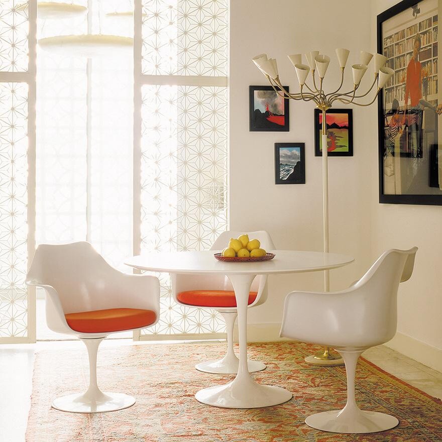 Saarinen Tulip Armlehnstuhl drehbar Weiß