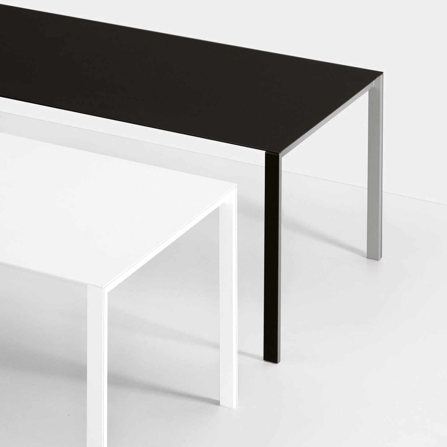 Thin-K Longo Aluminium Tisch Weiß