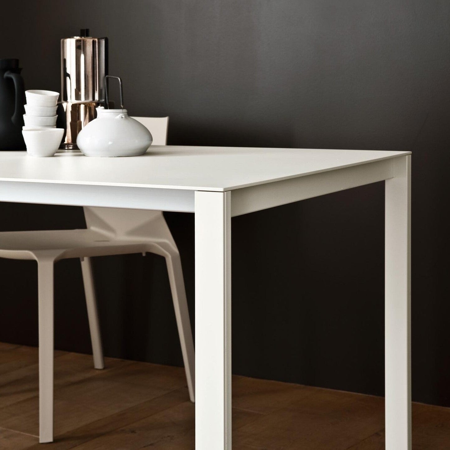 Thin-K Longo Aluminium Tisch Weiß
