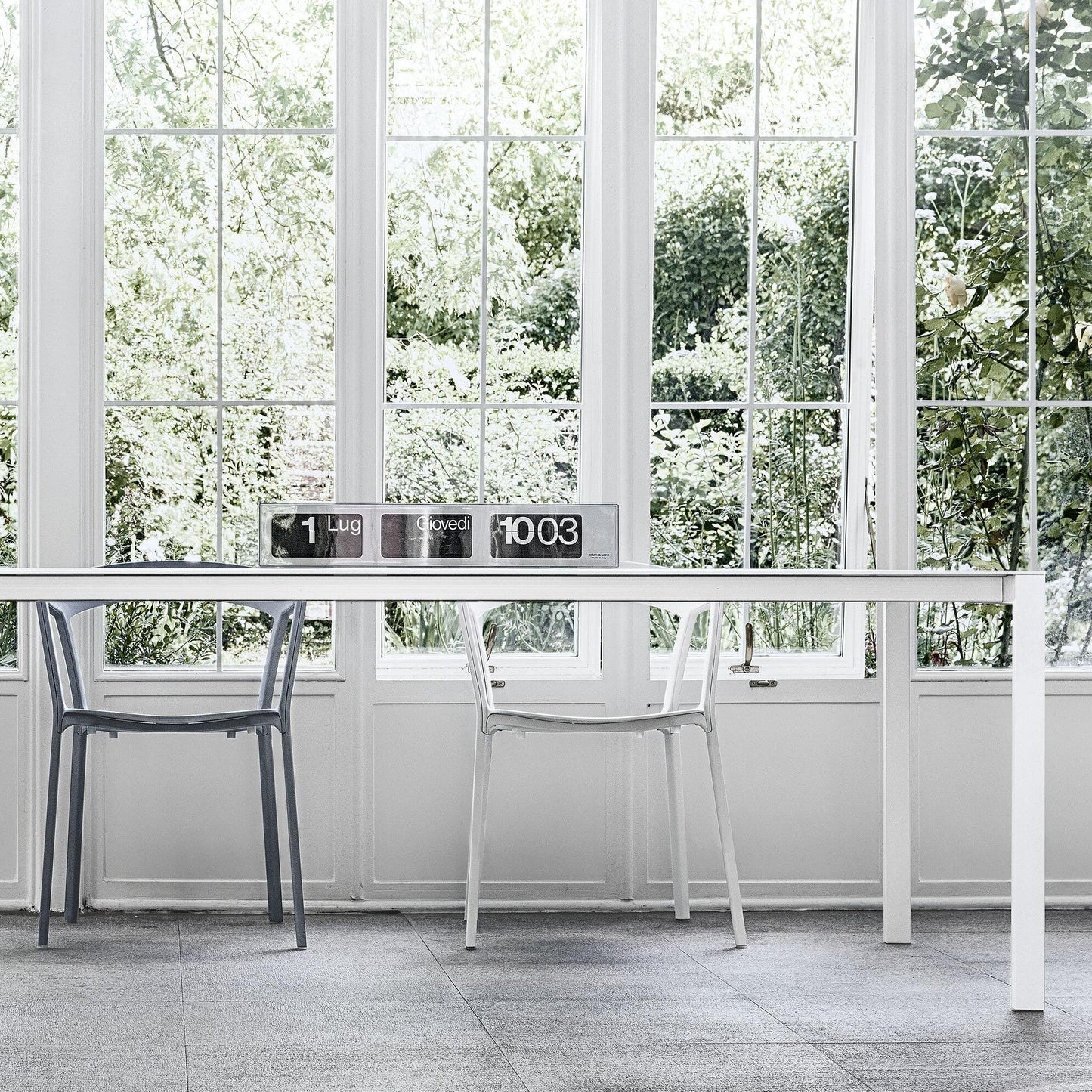 Thin-K Longo Aluminium Tisch Weiß