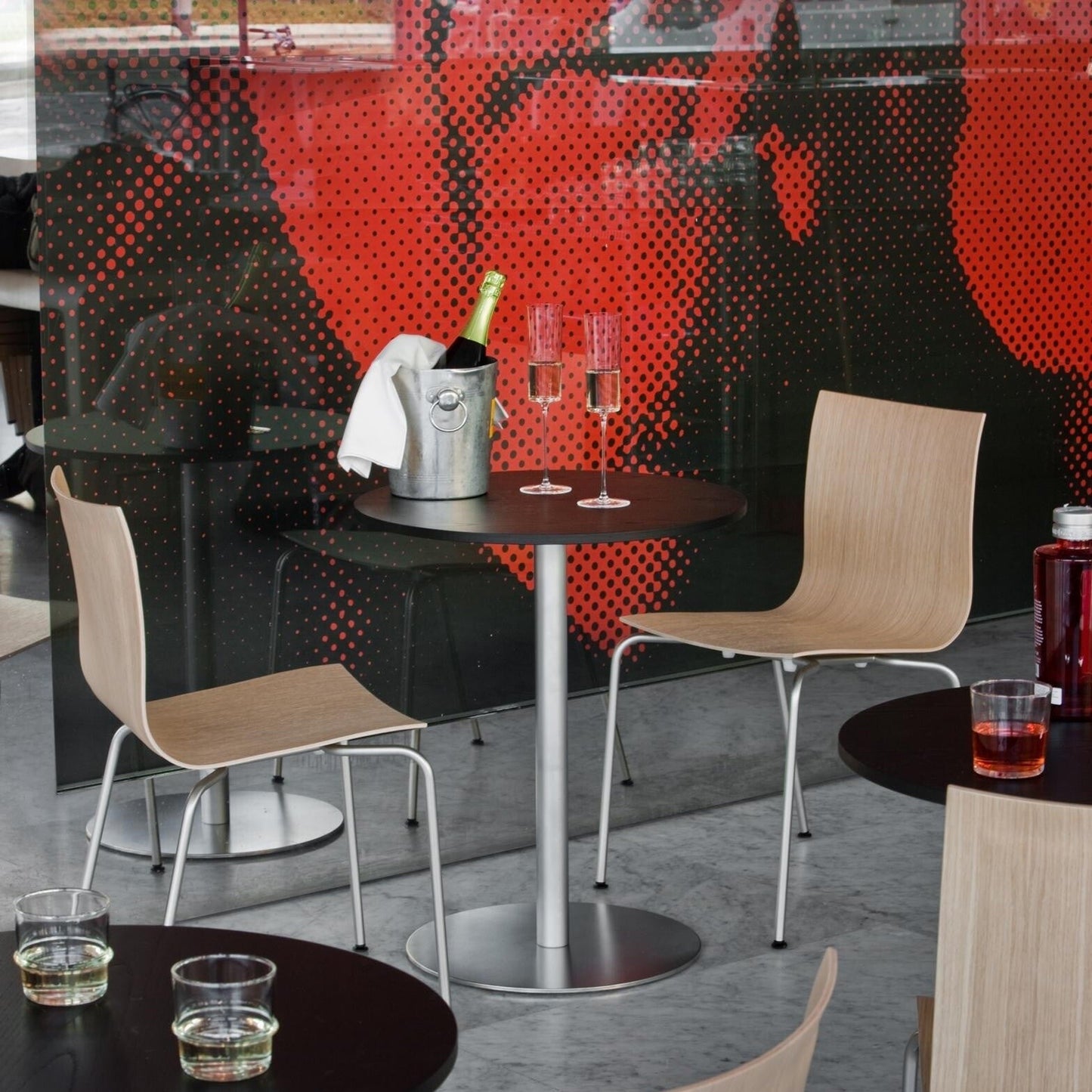 Brio Bistrotisch Rund H72cm Schwarz