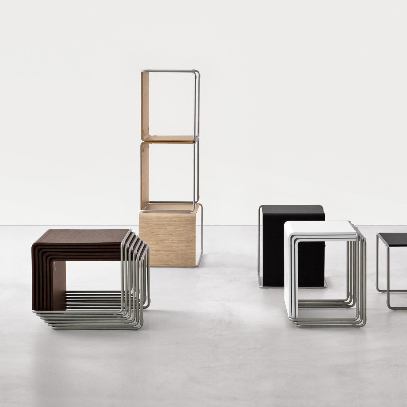 Ueno T50 Beistelltisch/Hocker Sitzfläche Eiche Schwarz
