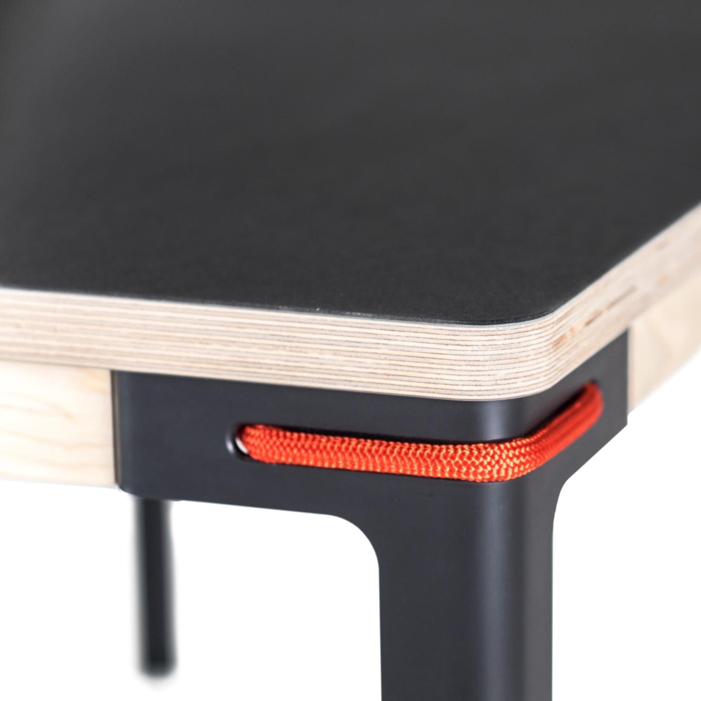 Seiltänzer Tisch quadratisch Schwarz