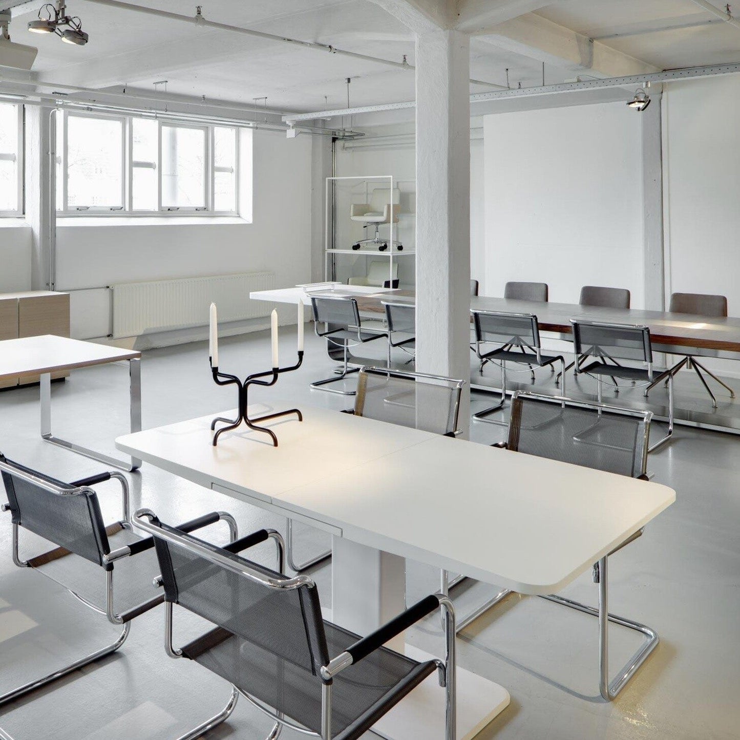 S 34 N Freischwinger Armlehnstuhl Schwarz