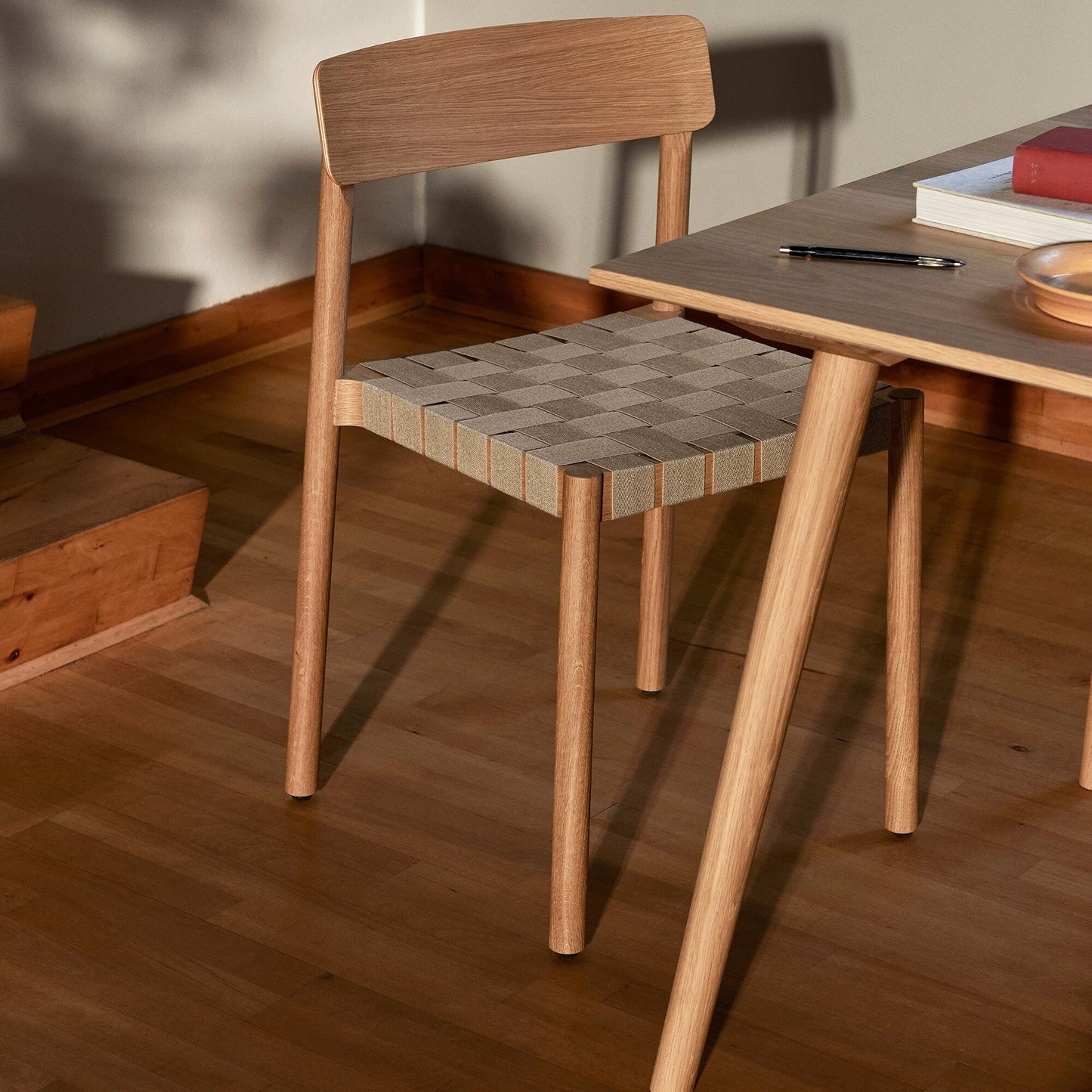 Betty TK1 Stuhl Natur