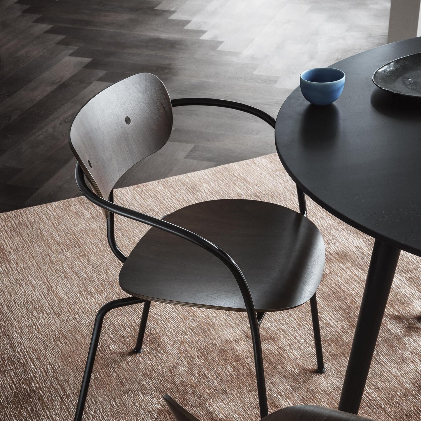 Pavilion AV2 Armlehnstuhl 4er Set Schwarz