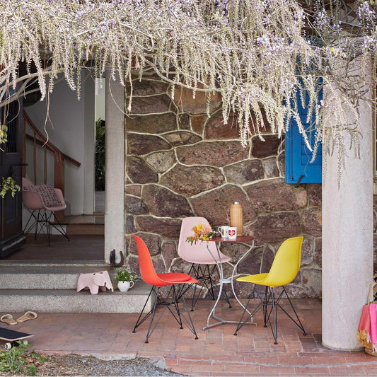 Eames Plastic Armchair DAR Gestell schwarz Schwarz