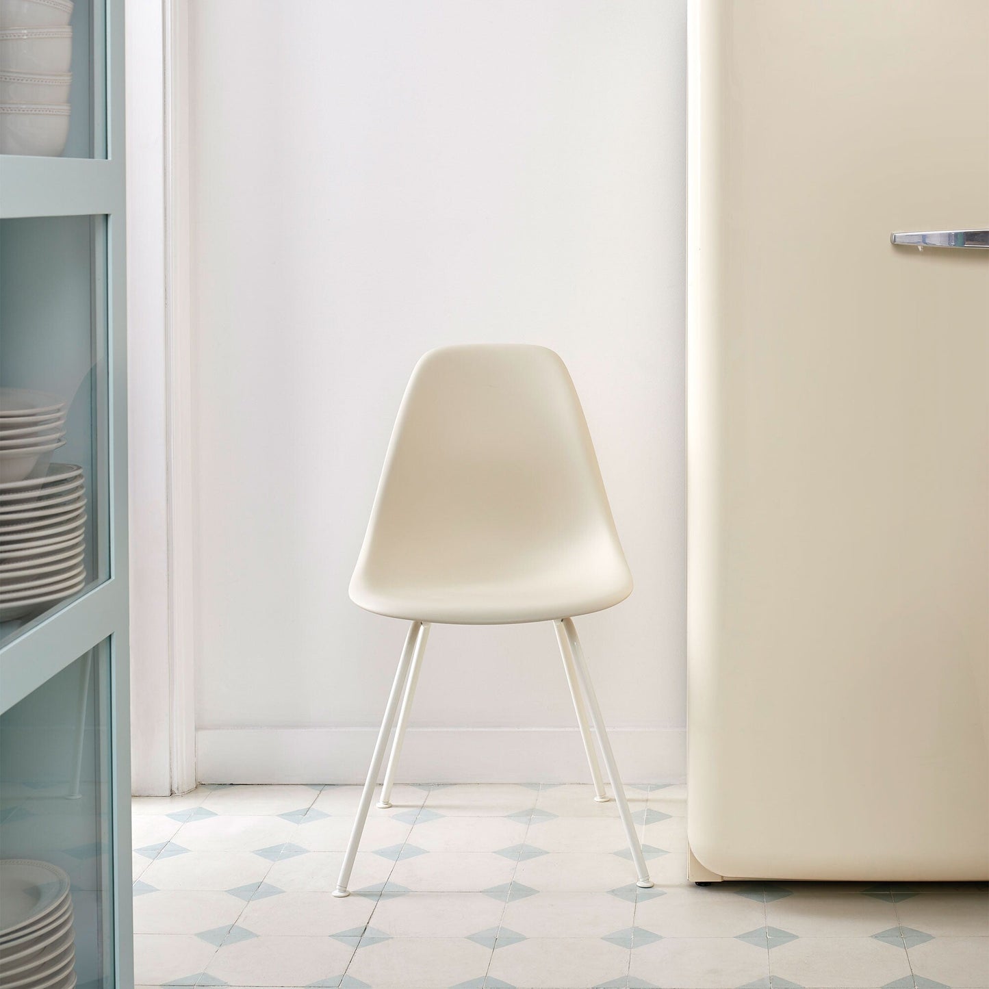 Eames Plastic Side Chair DSX Gestell weiß Weiß