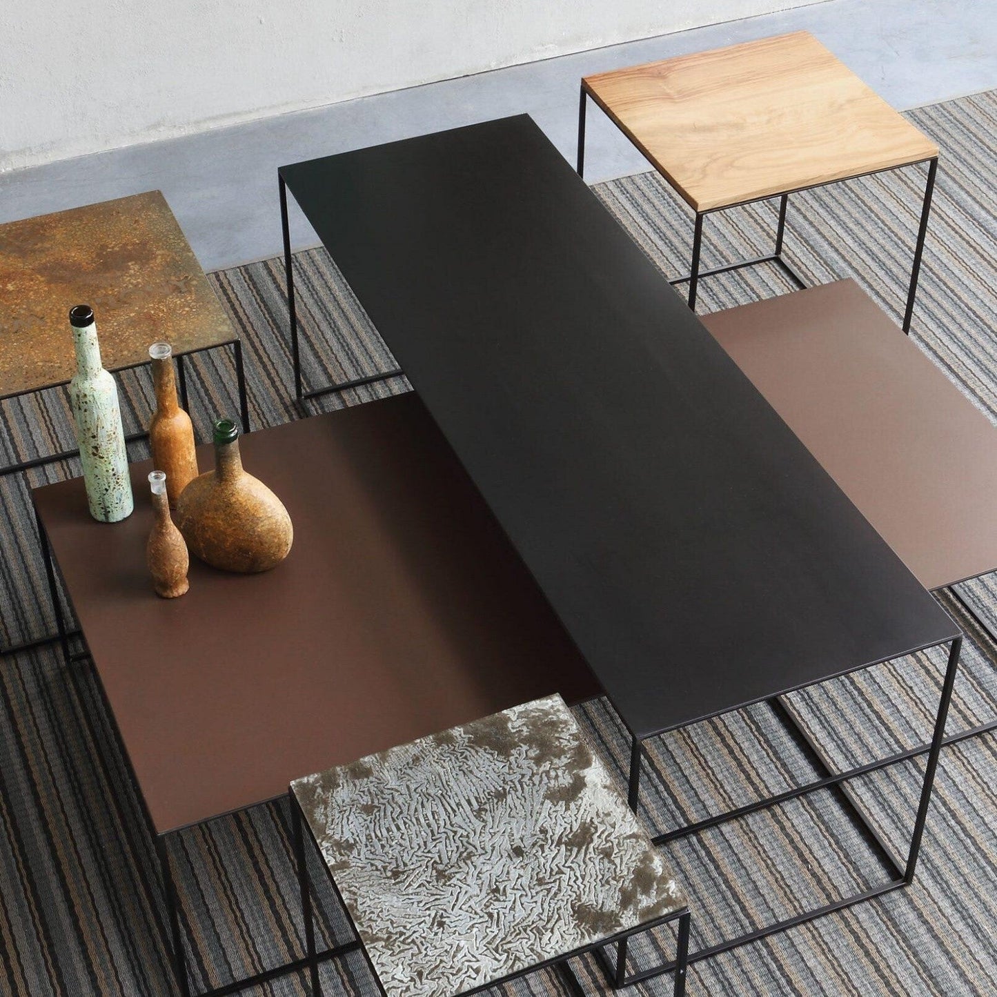 Slim Irony Art Beistelltisch 41x41x46cm Schwarz