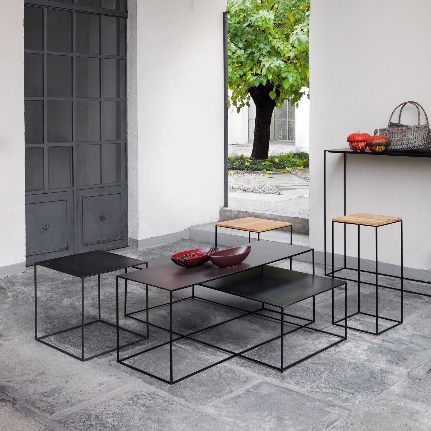 Slim Irony Beistelltisch 41x41cm Schwarz