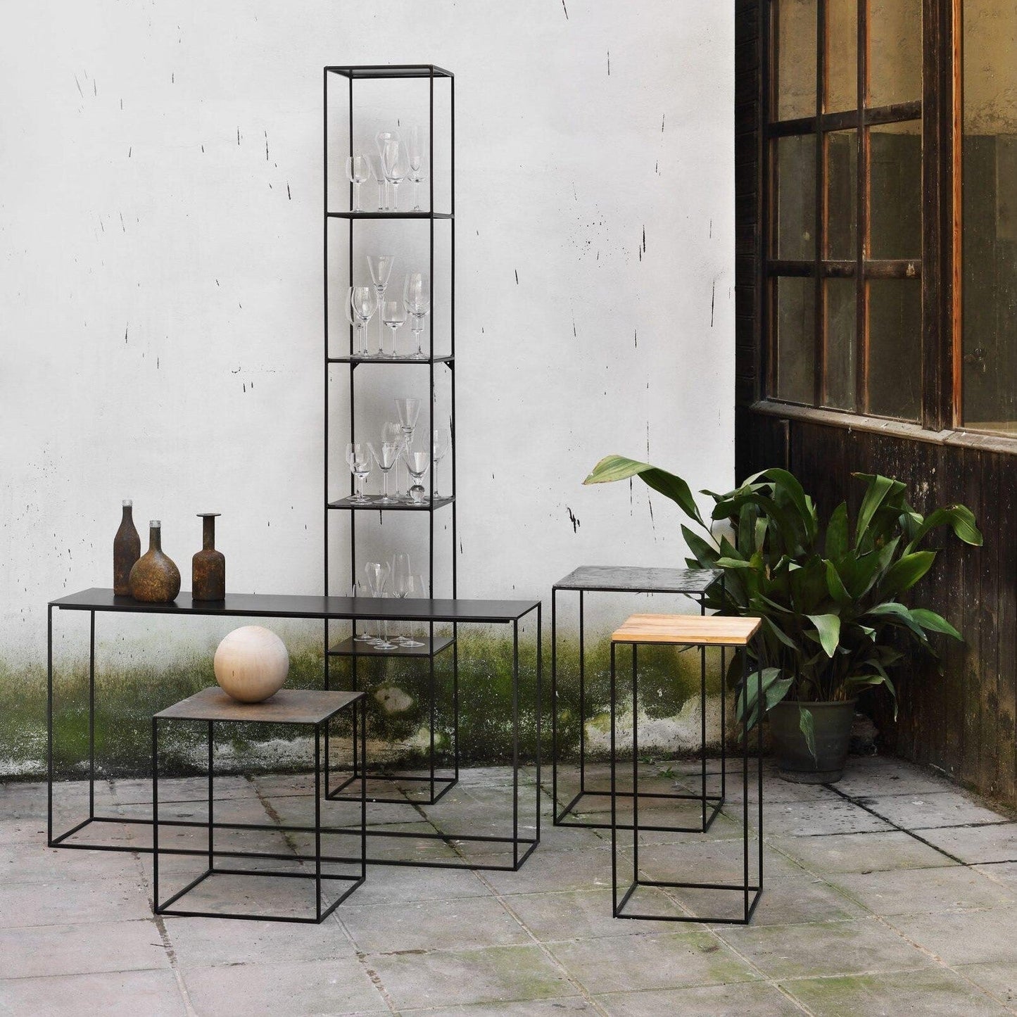 Slim Irony Beistelltisch 41x41cm Schwarz