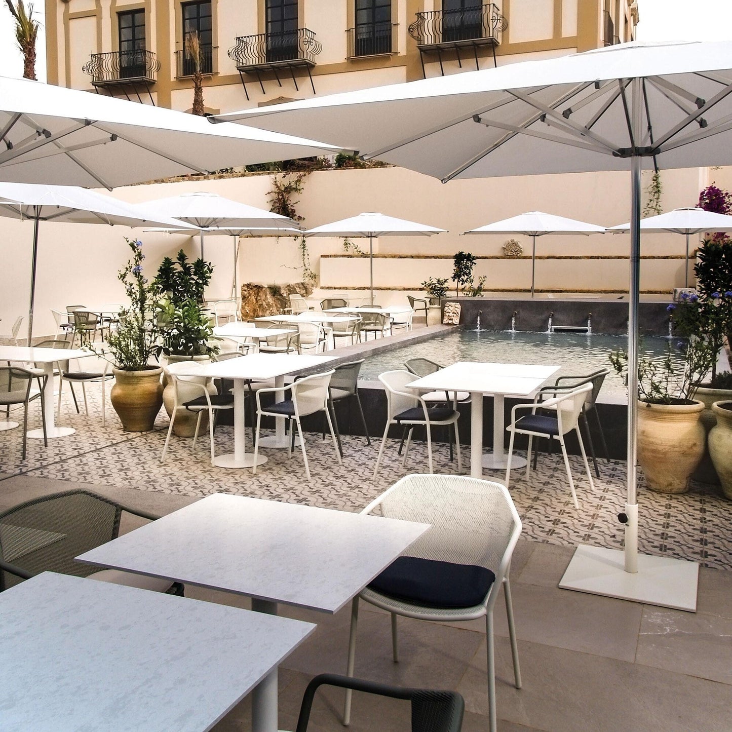 Darwin Gartenarmlehnstuhl