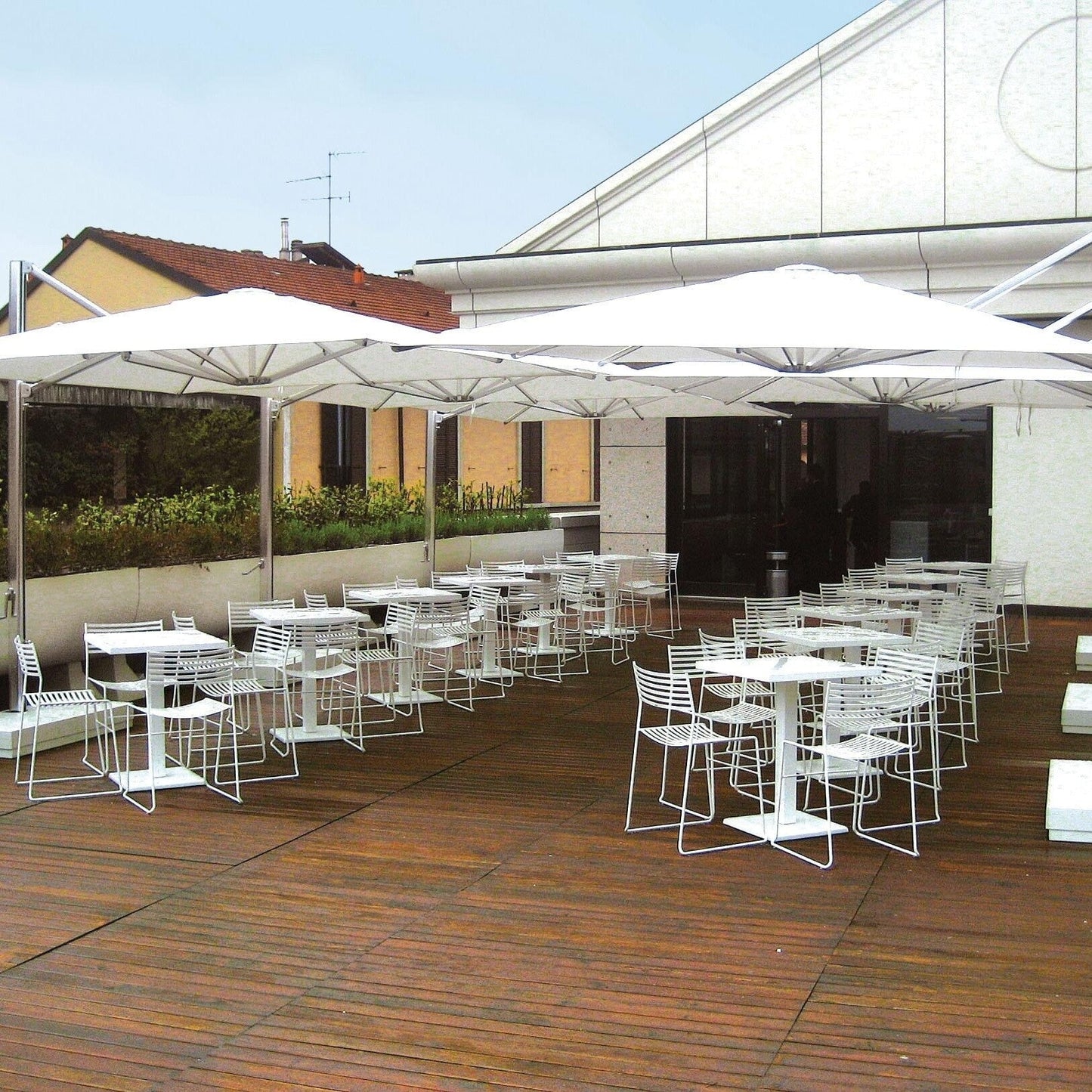 Round Gartentisch 70x70x75cm Weiß