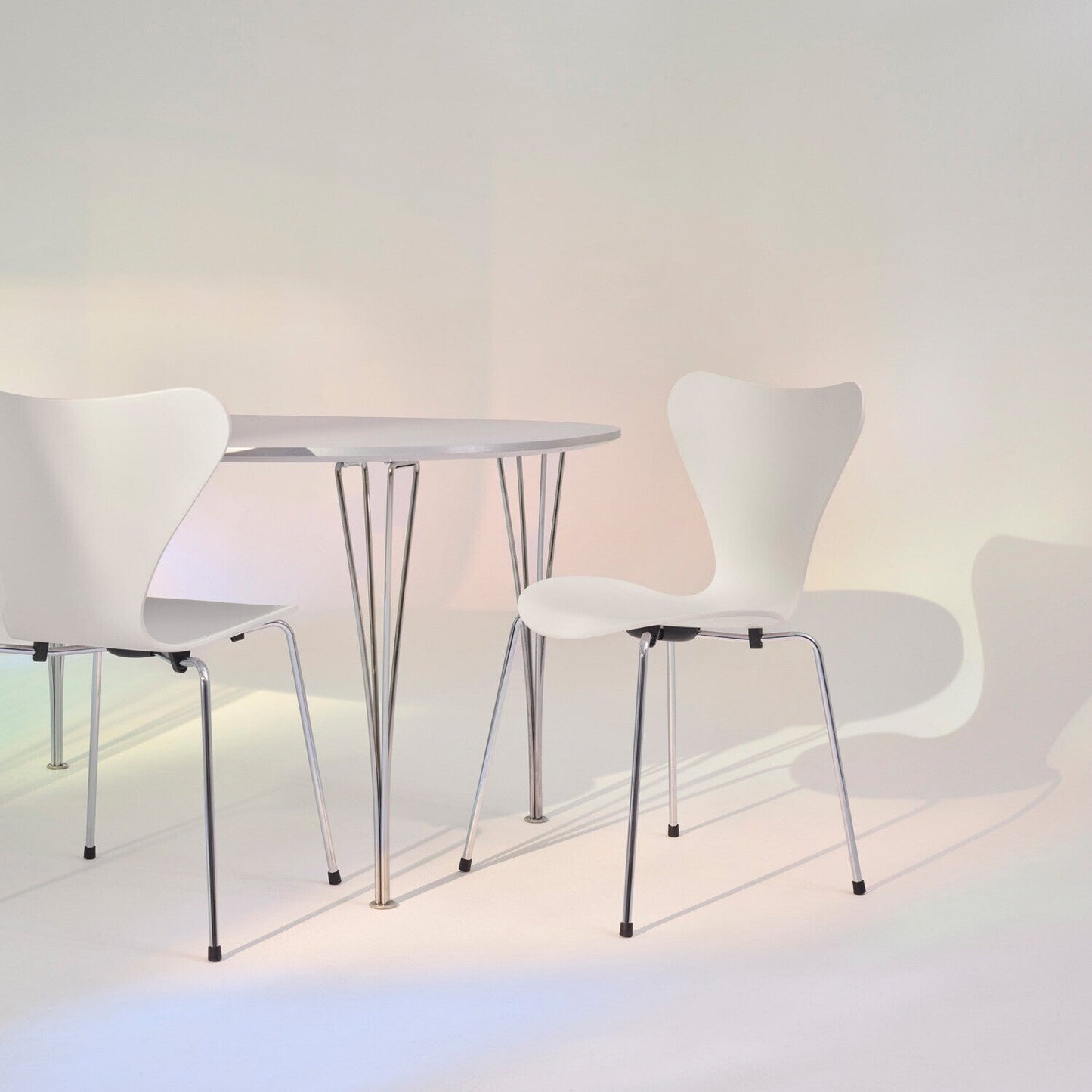 Special Edition Serie 7™ Stuhl lackiert Gestell verchromt