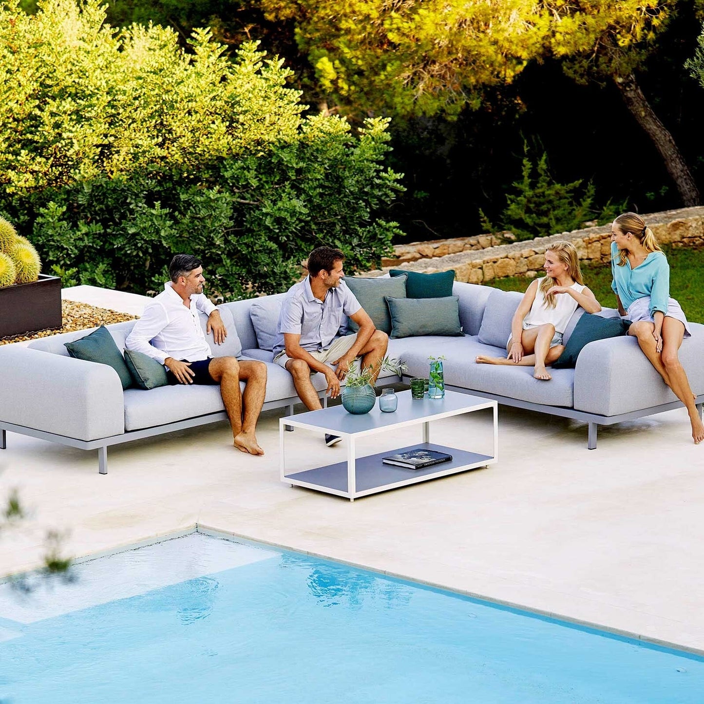 Space 17 Outdoor Sofalandschaft 360x285x69cm