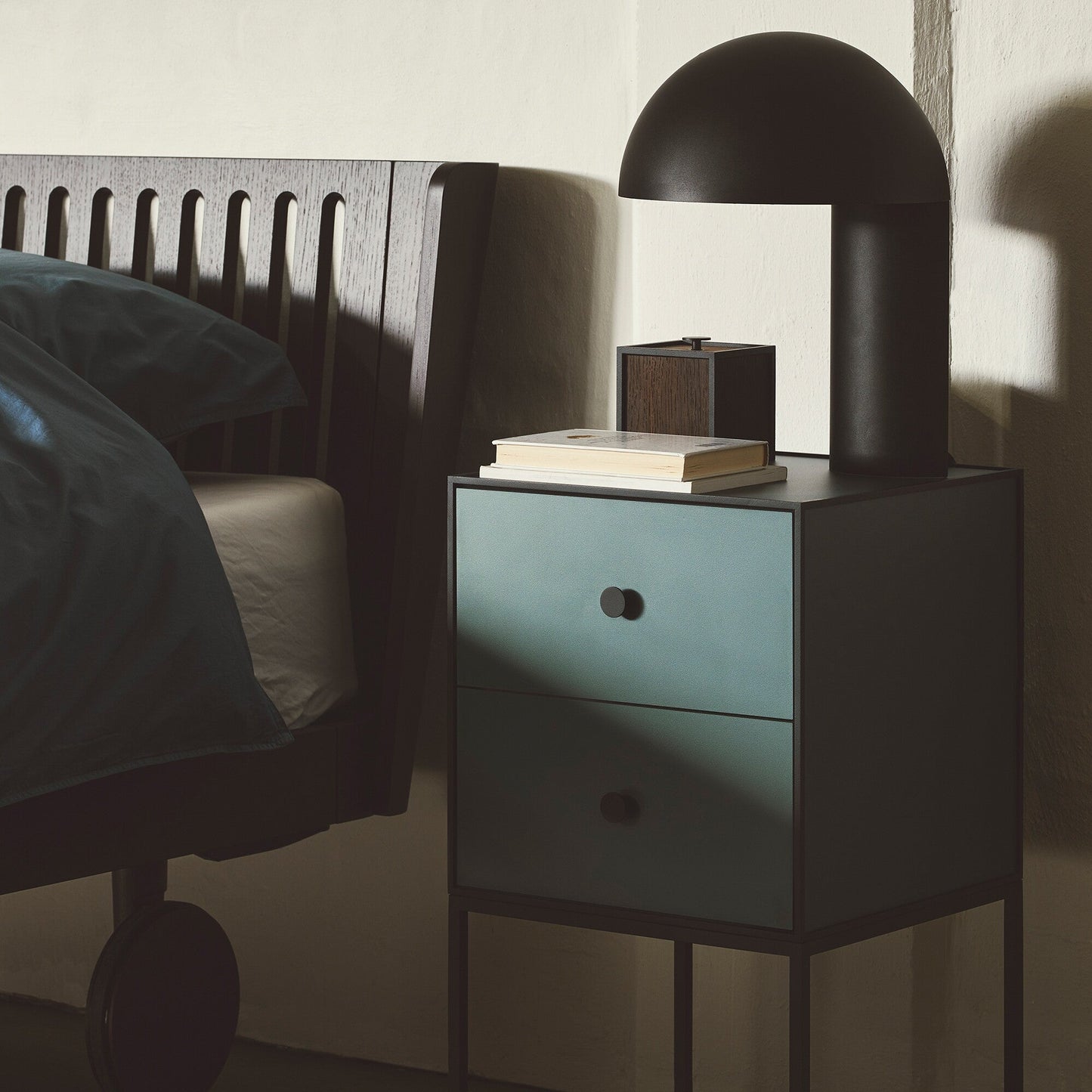 Frame 35 Sideboard mit 2 Schublade Schwarz