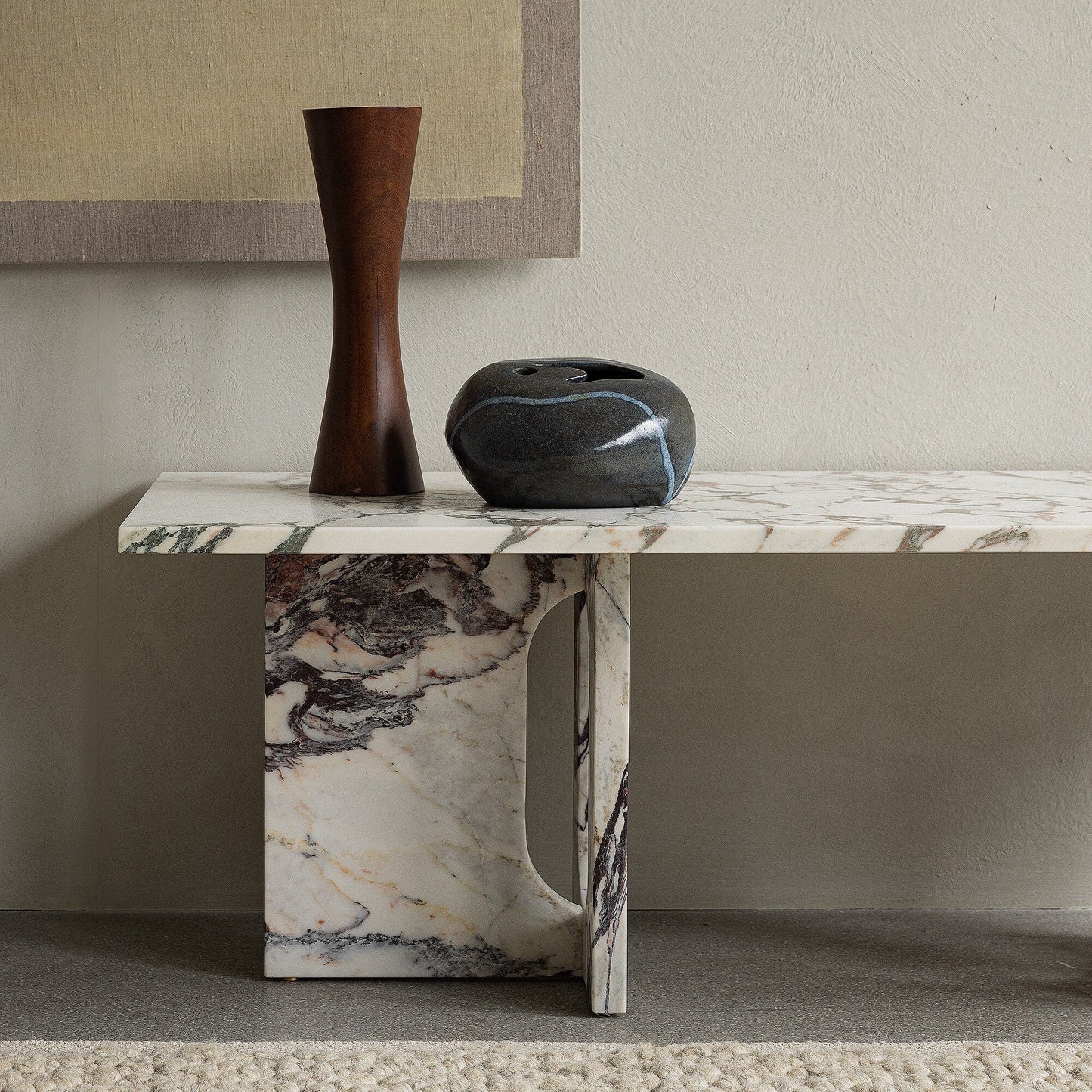Androgyne Couchtisch Gestell Marmor 120x45cm