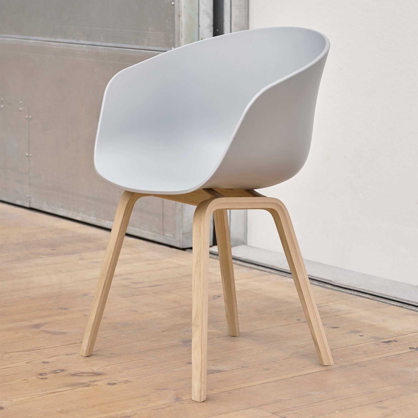 About a Chair AAC 22 2.0 Armlehnstuhl Eiche lackiert Weiß