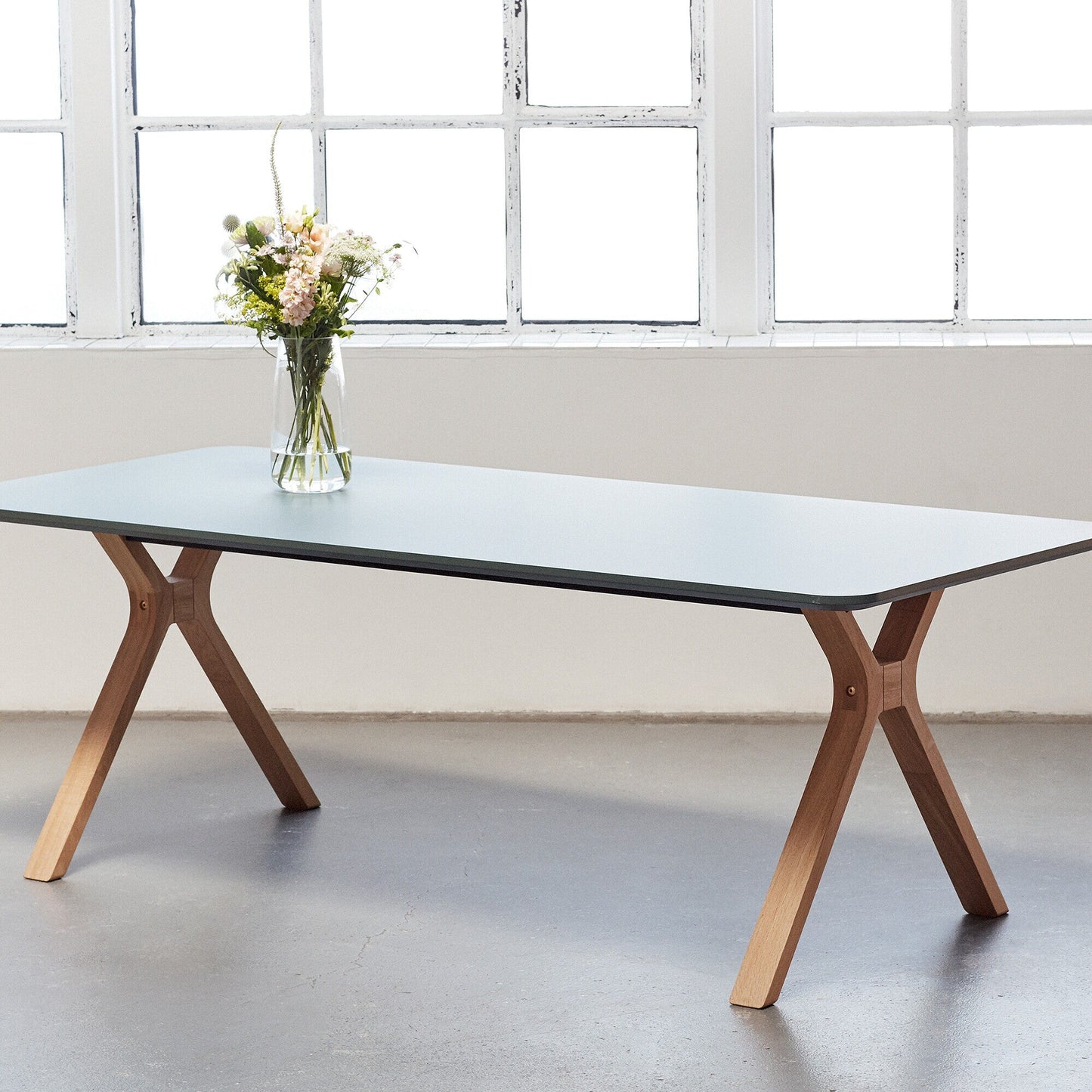 Space Esstisch ausziehbar Beine Massivholz 220x95cm Weiß