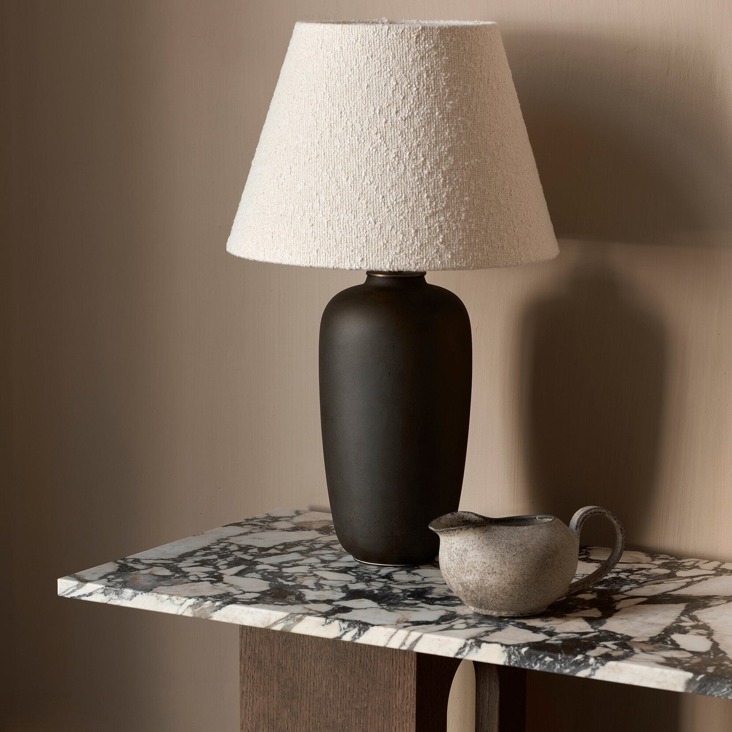 Androgyne Couchtisch Gestell Holz 120x45cm