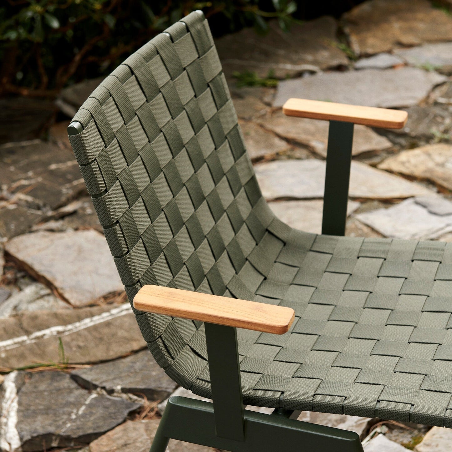 Ville AV34 Garten Armlehnstuhl Bronze green