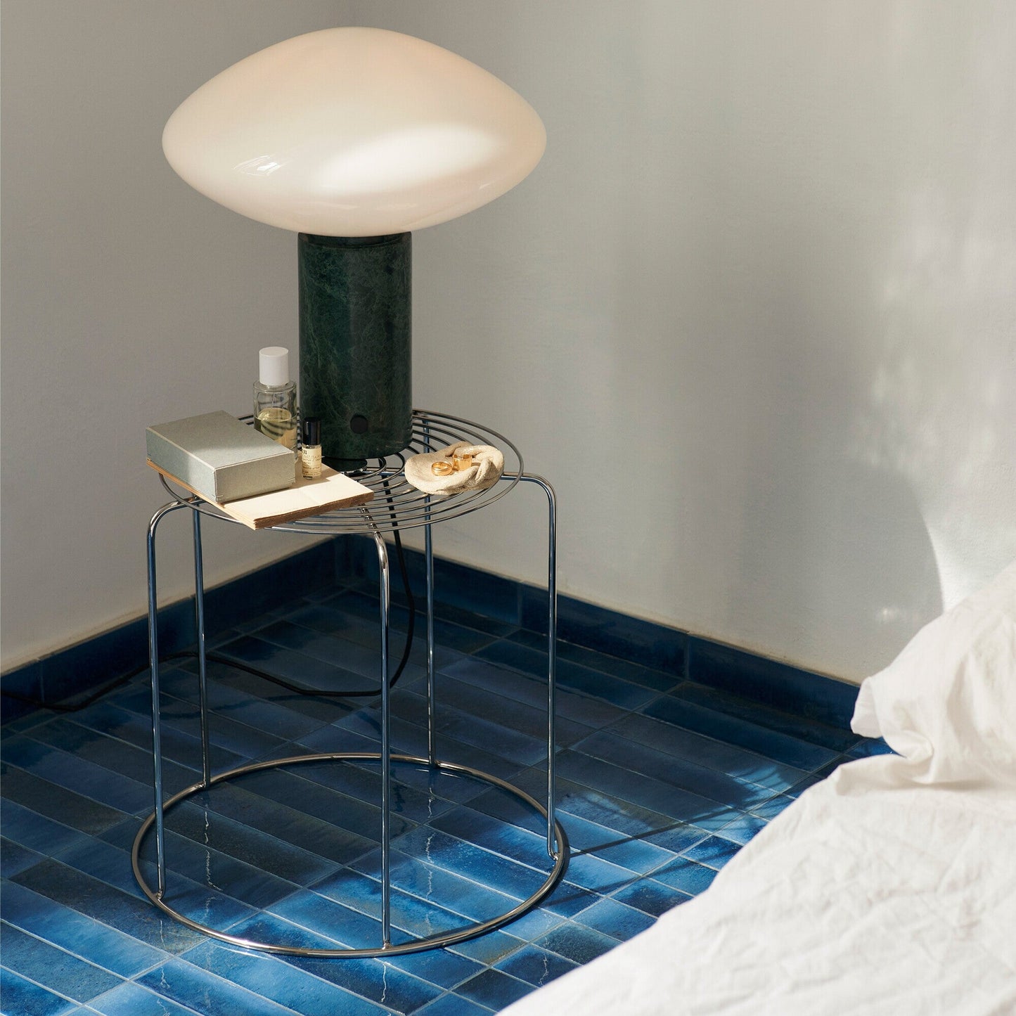 Wire VP11 Hocker