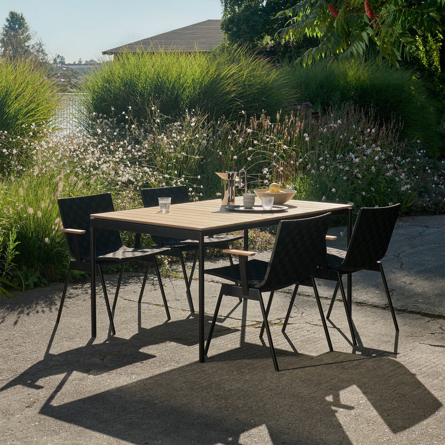 Ville AV25 Gartentisch S Bronze green