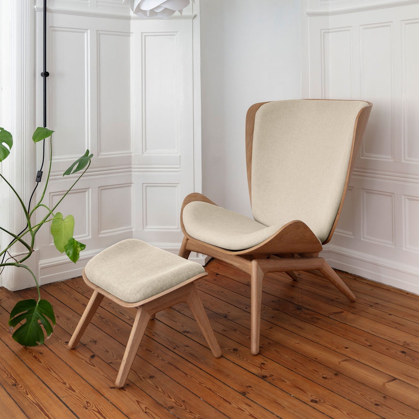 The Reader Ottoman Schwarz