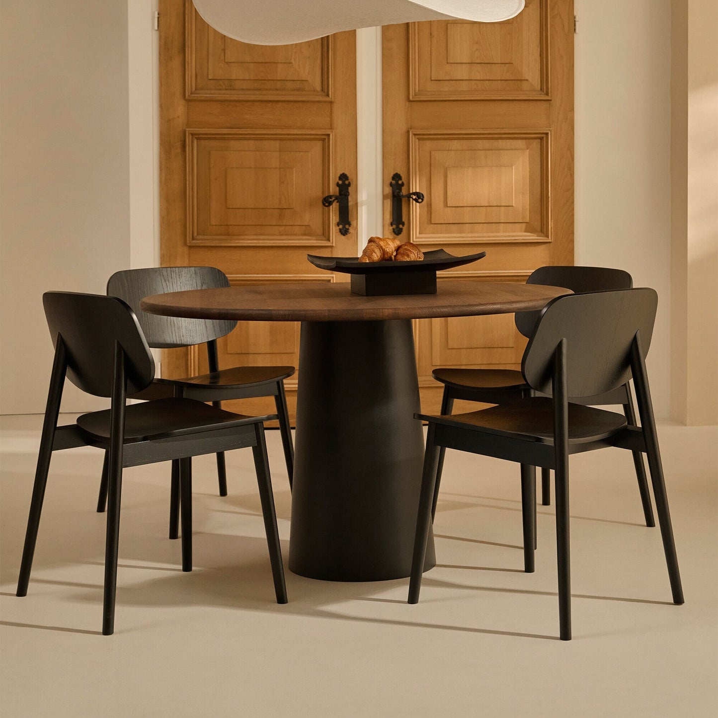 Circle of Calm Esstisch Ø 120cm Schwarz