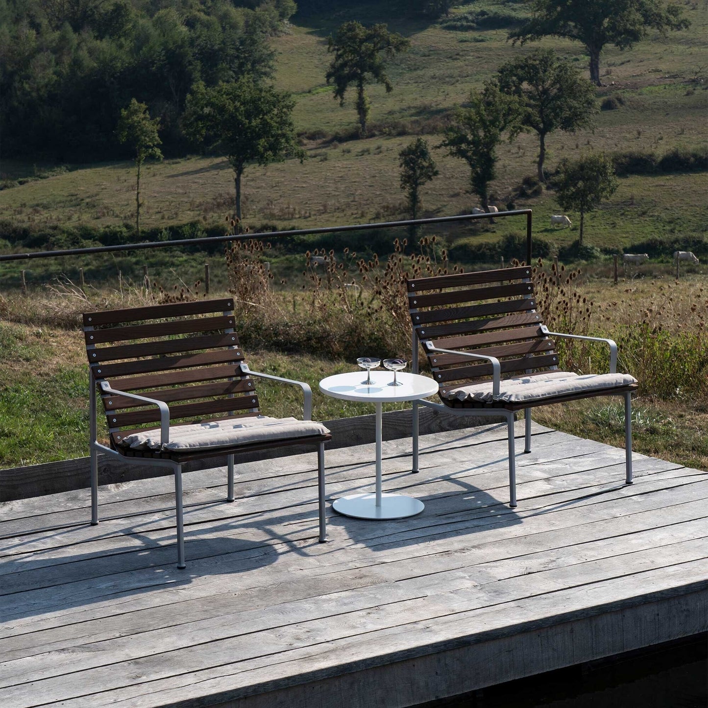 Traverse Lounge Gartenarmlehnstuhl Weiß