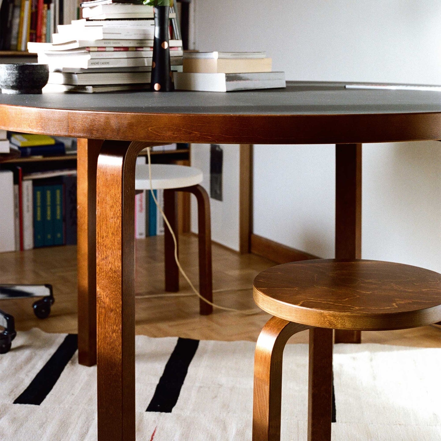 E60 Hocker Gestell gebeizt