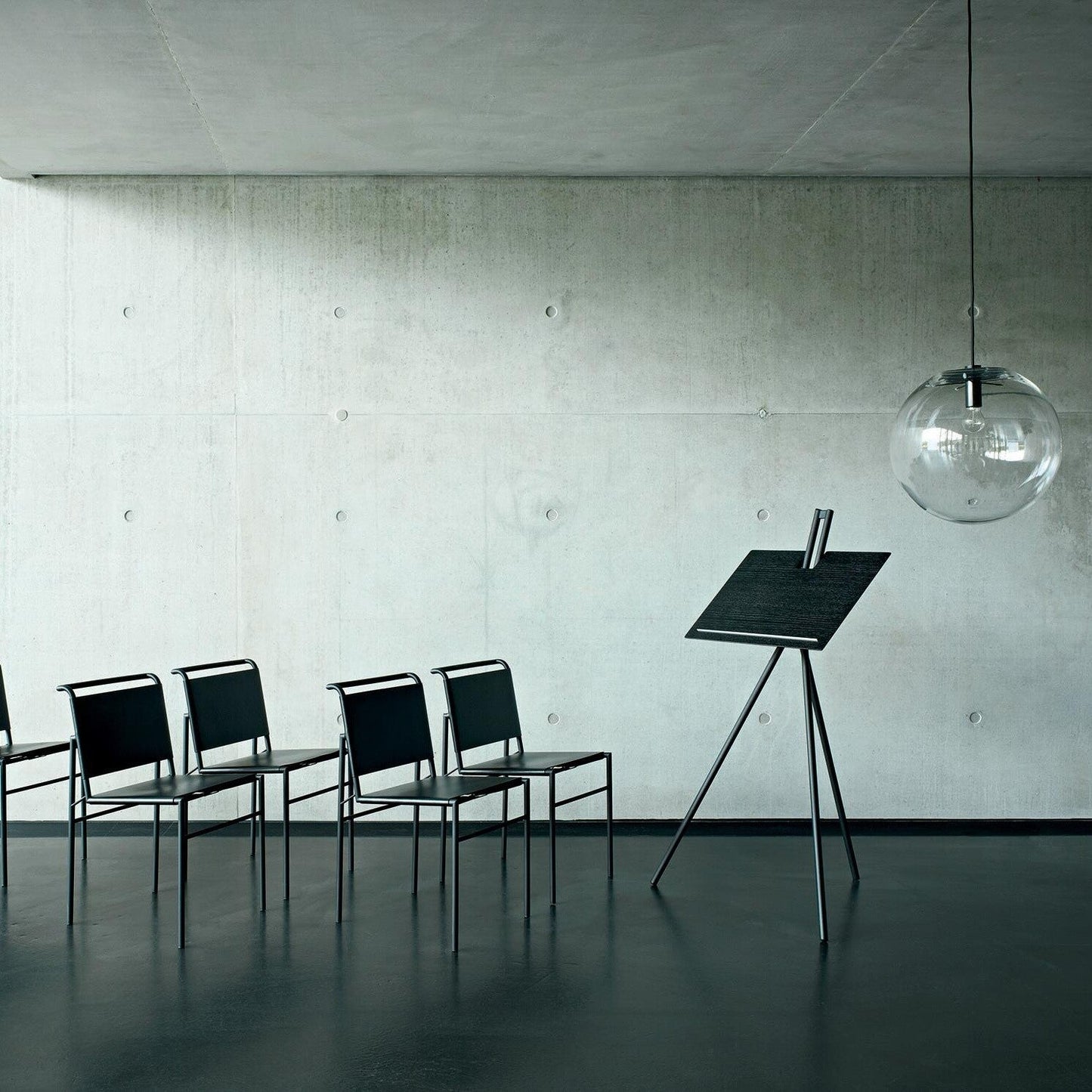 Notos Stehpult Schwarz