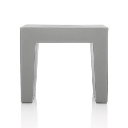 Concrete Seat Hocker Weiß