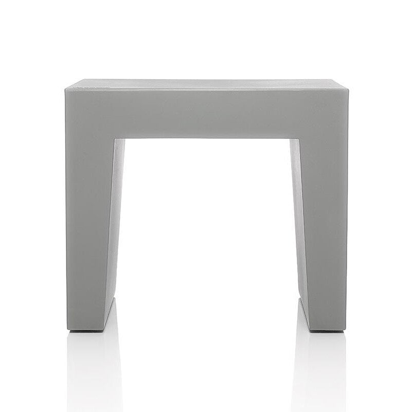 Concrete Seat Hocker Hellgrau