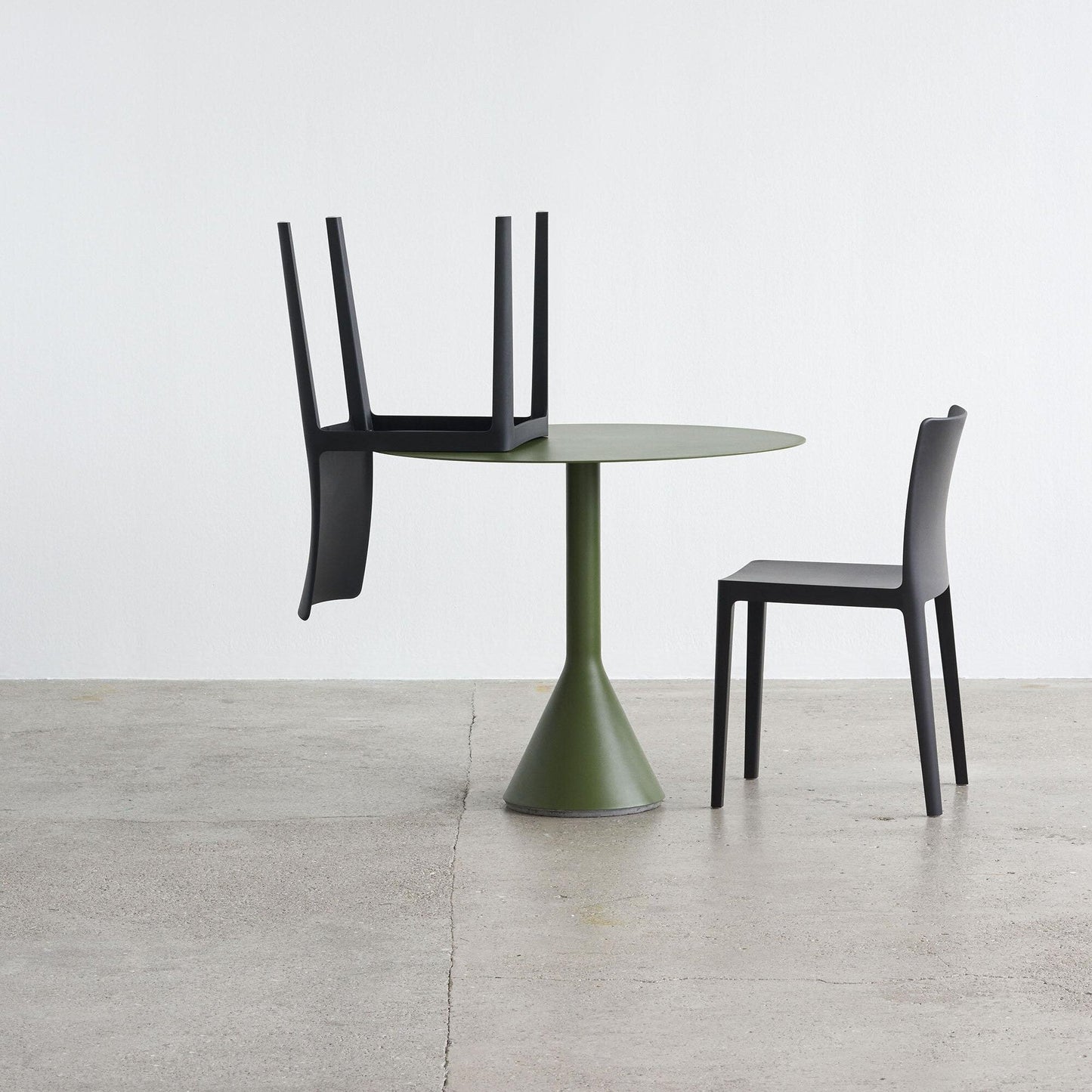 Palissade Cone Gartentisch Ø90cm Himmelgrau