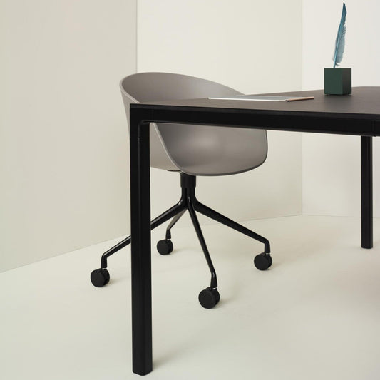 T12 Konferenztisch Linoleum Schwarz