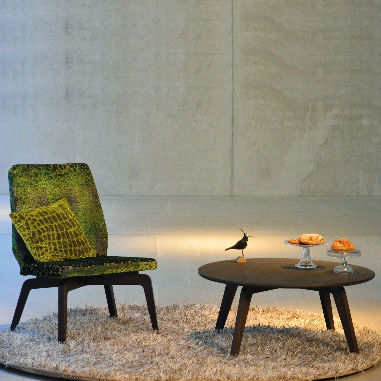 Dweller Massivholz-Beistelltisch Ø90cm Natur