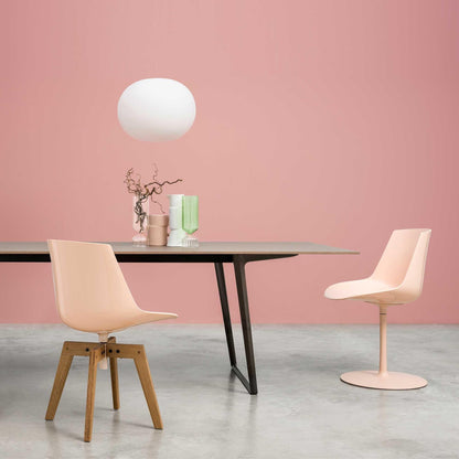 Flow Stuhl Tellerfuß Schwarz