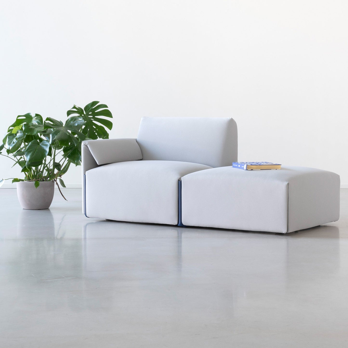 Costume Ottoman 84x84x42cm