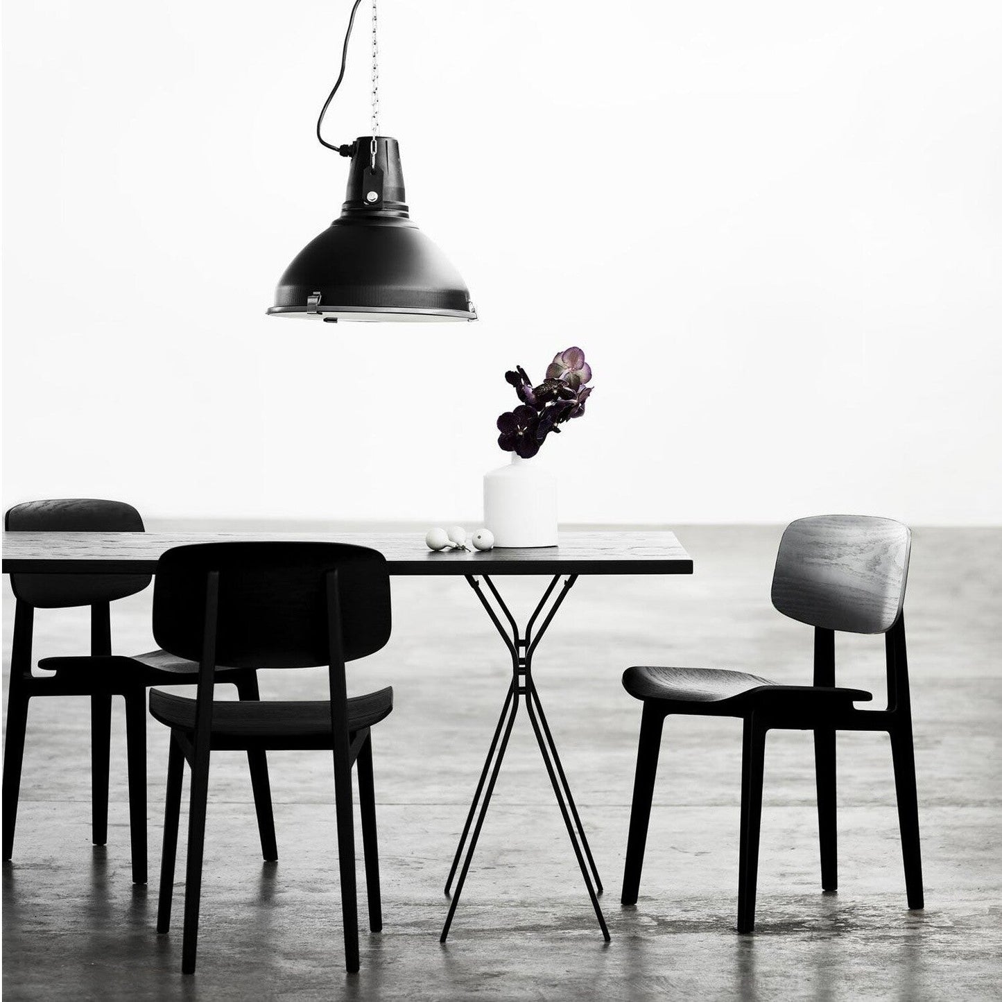 NY11 Dining Chair Schwarz