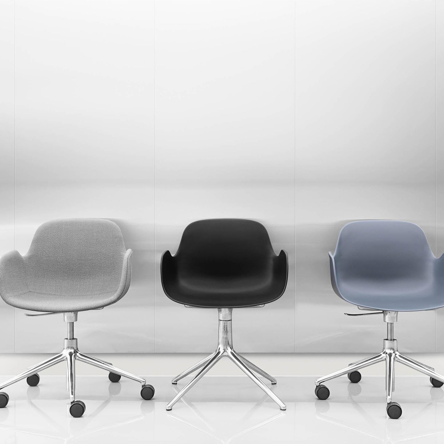 Form Drehstuhl mit Armlehnen 4L Alu Weiß